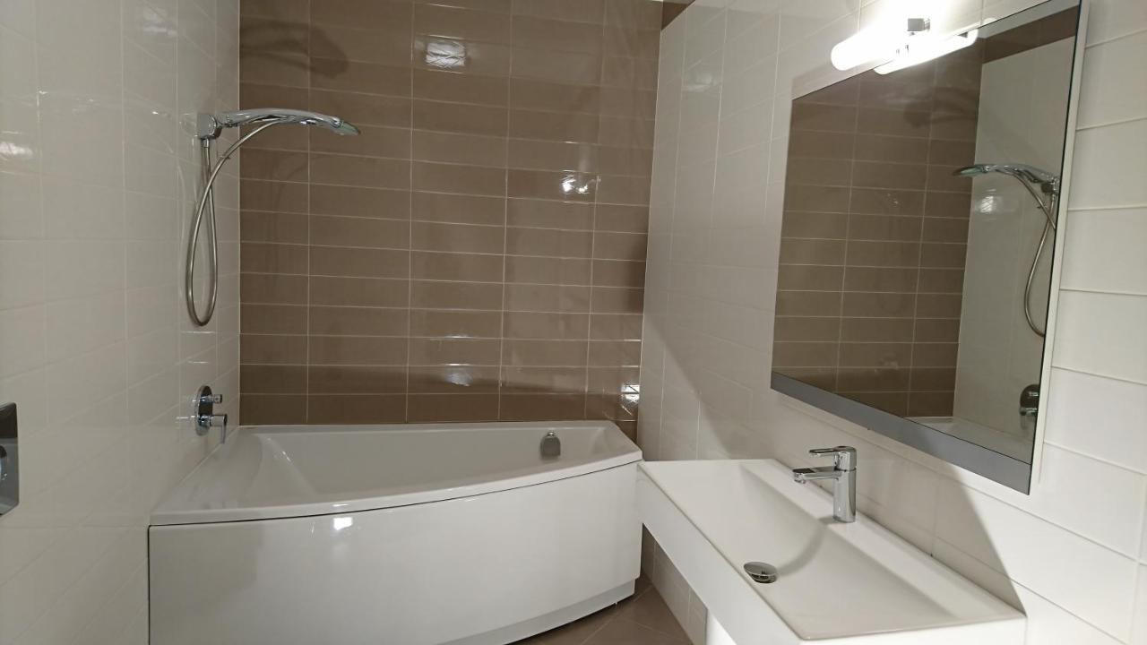 Quiet And Spacious Apartment With Garage Option Cracovie Extérieur photo